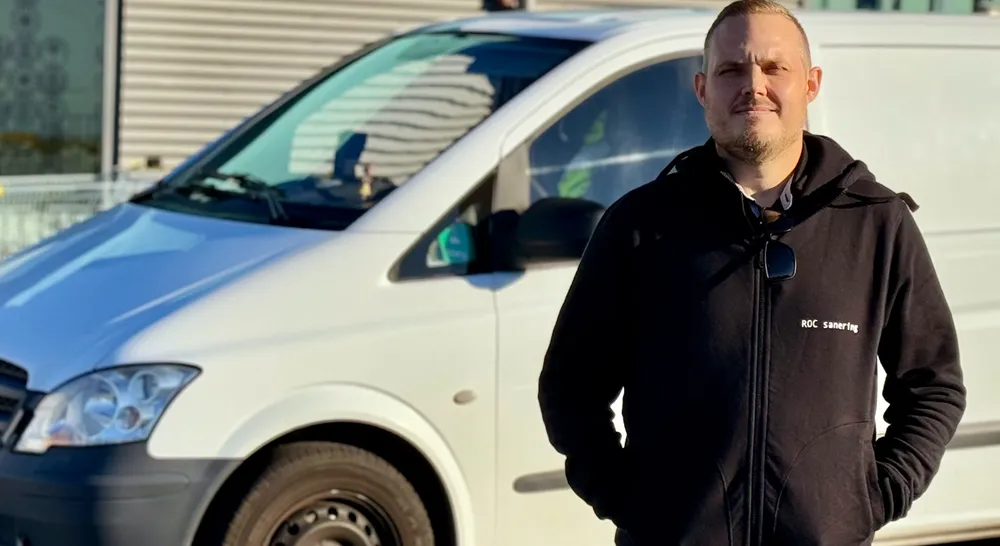 ROC Sanering personal framför spolbil